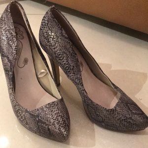 Bershka python pumps